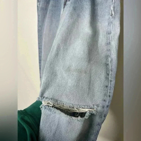 Reformation x Levis Repurposed Distressed Jeans Size 24 - Picture 6 of 8